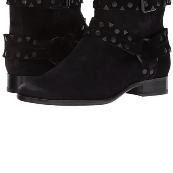 Frye
Carly Studded Suede Short Boots size 10 worn once - Picture 3 of 7